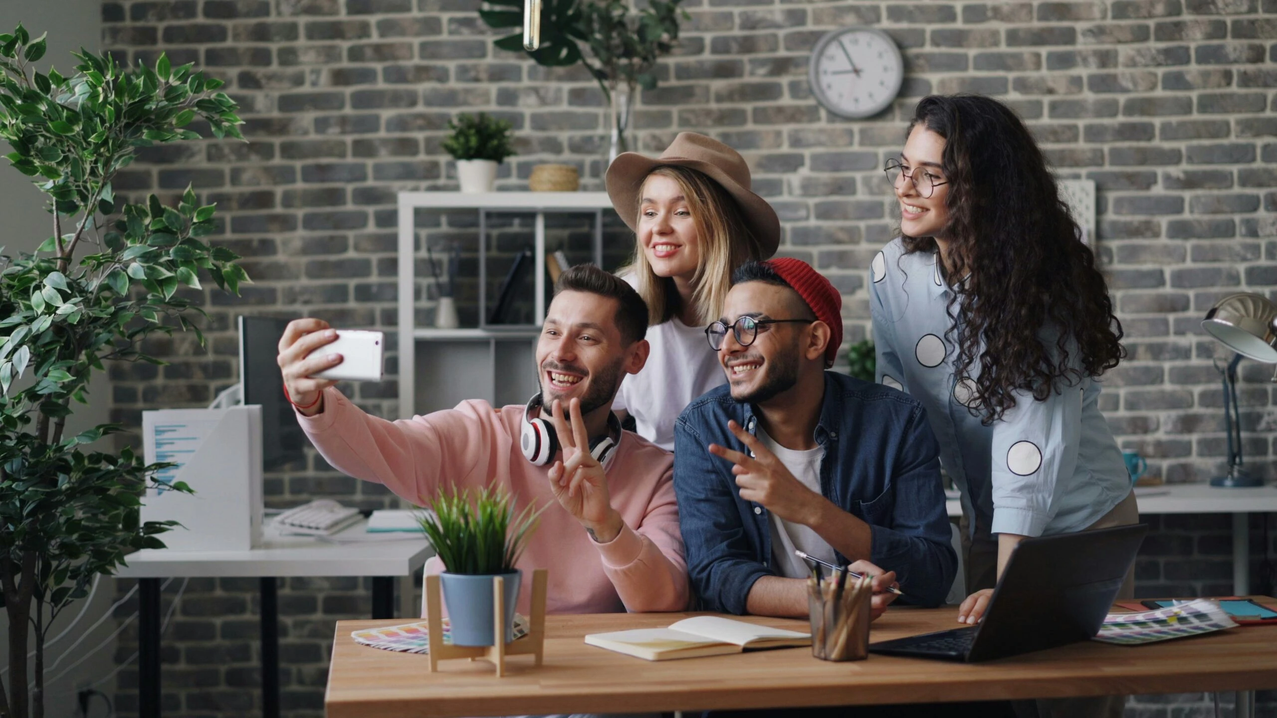 Off-Center Smile? Here’s What a Shifted Midline Really Means for Your Bite